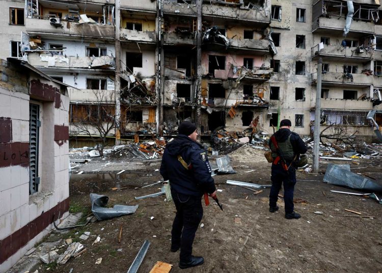 Εισβολή στην Ουκρανία: Επίθεση με τεθωρακισμένα σήμερα στο Κίεβο, προβλέπουν Ουκρανοί αξιωματούχοι