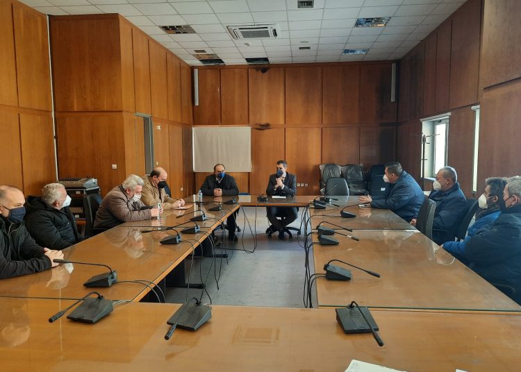 Τα προβλήματα στη μεταφορά μαθητών με λεωφορεία τέθηκαν στον Αντιπεριφερειάρχη Ηλείας