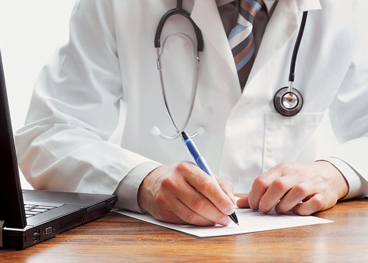 Ιατρικός Σύλλογος Ηλείας: Άδικη η απαγόρευση συνταγογράφησης σε ανασφάλιστους