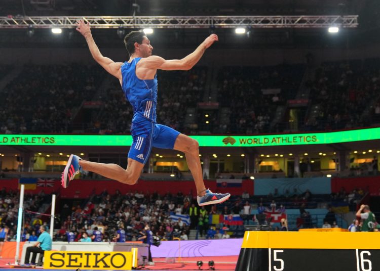 Μίλτος Τεντόγλου: Πήρε το χρυσό στο Παγκόσμιο πρωτάθλημα κλειστού στίβου με Πανελλήνιο ρεκόρ
