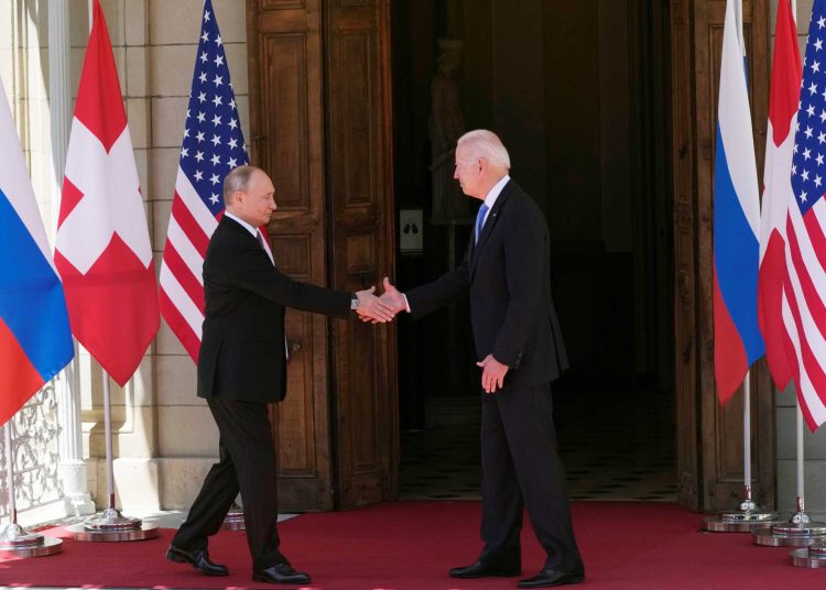 Εισβολή στην Ουκρανία: Ο Τζο Μπάιντεν παρομοιάζει τον Βλαντιμίρ Πούτιν με δικτάτορα που σπέρνει χάος