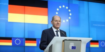 Σολτς: Απορρίπτει ενεργειακό εμπάργκο της Ρωσίας