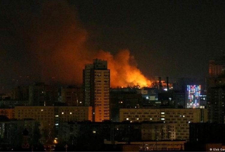 Νύχτα κόλασης στο Κίεβο – Ακούγονται ισχυρές εκρήξεις ακόμα και στο κέντρο της πόλης