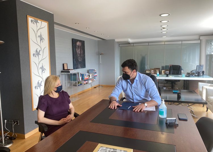 Συνάντηση Αυγερινοπούλου – Κικίλια για την ανάδειξη της Ηλείας ως σημαντικού τουριστικού προορισμού