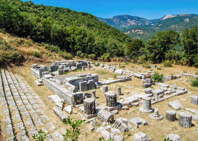 Η πρώτη πόλη που κτίστηκε στον κόσμο βρίσκεται στην Πελοπόννησο