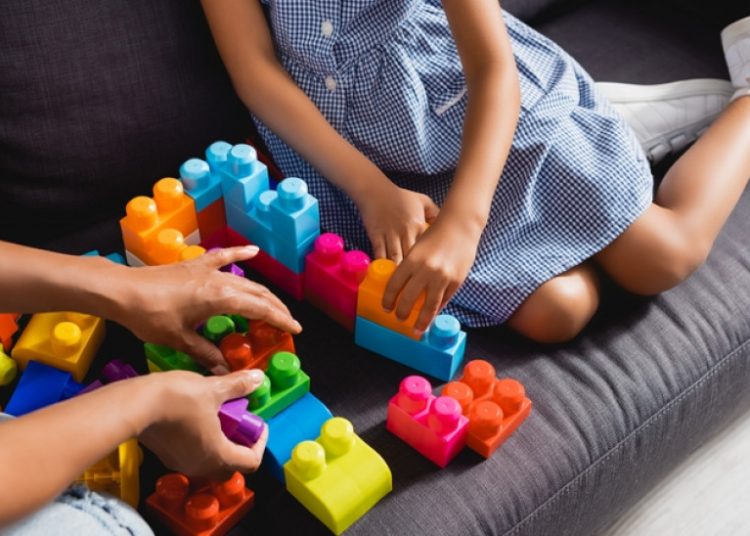 Δήμος Πηνειού: “Νταντάδες της Γειτονιάς”- Ξεκινά το πρόγραμμα