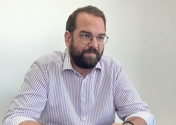 Θετικός στον Covid-19 ο Νεκτάριος Φαρμάκης