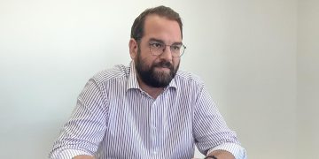 Θετικός στον Covid-19 ο Νεκτάριος Φαρμάκης