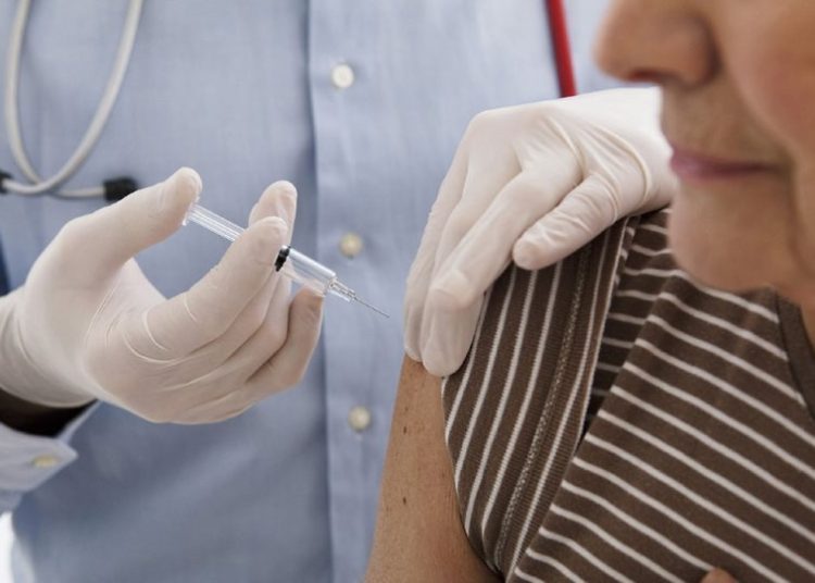 Ανεμβολίαστοι: Τέλος το πρόστιμο των 100 ευρώ