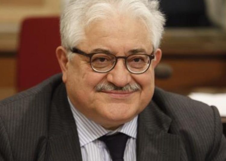 Κώστας Τζαβάρας: Ανακοίνωσε την απόσυρσή του από τις εκλογές, με αιχμές…