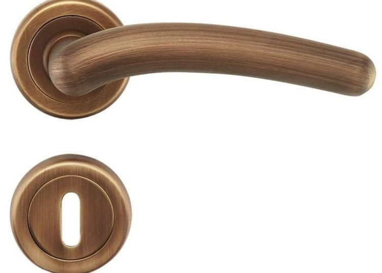 ΧΑΡΗΣ ΜΙΧΑΛΑΚΟΠΟΥΛΟΣ: Δεν θα μείνει πόμολο…Επεισόδιο Νο 1.573.889