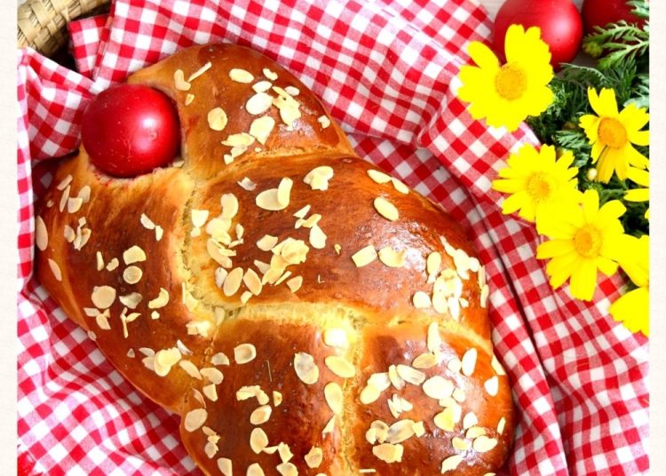 Πασχαλινό τσουρέκι: 1 ιστορία & 3 τέλειες συνταγές!