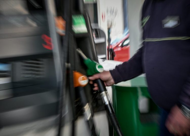 Επιδότηση καυσίμων: Από σήμερα πέφτει η τιμή για το πετρέλαιο κίνησης