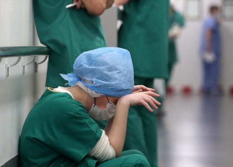 Η σκληρή αλήθεια της πανδημίας στην Ελλάδα: Πέρυσι πέθαναν 3.995 τις πρώτες 100 ημέρες, φέτος 7.148