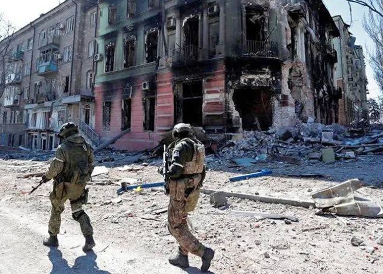Πολιορκημένοι στρατιωτικοί στη Μαριούπολη: «Ζούμε ίσως τις τελευταίες ημέρες μας»