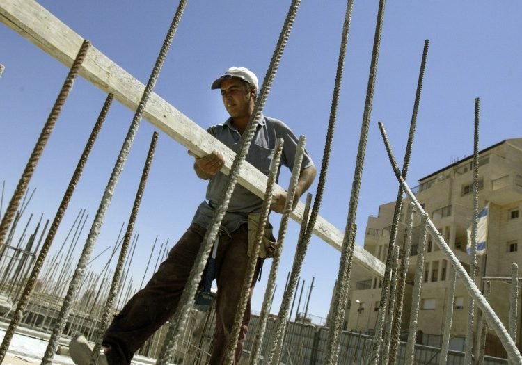 «Παγώνουν» σε όλη τη χώρα τα μεγάλα έργα των Δήμων λόγω των ανατιμήσεων – Τι ζητάει η ΚΕΔΕ