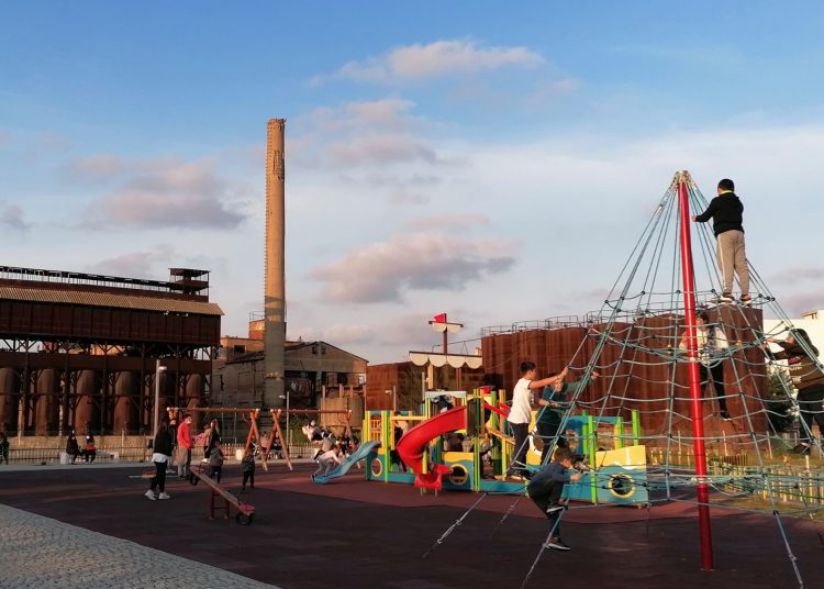 Πύργος: Πανικός μετά από κατάρρευση τμημάτων καμινάδας στο Πάρκο Ξυστρή