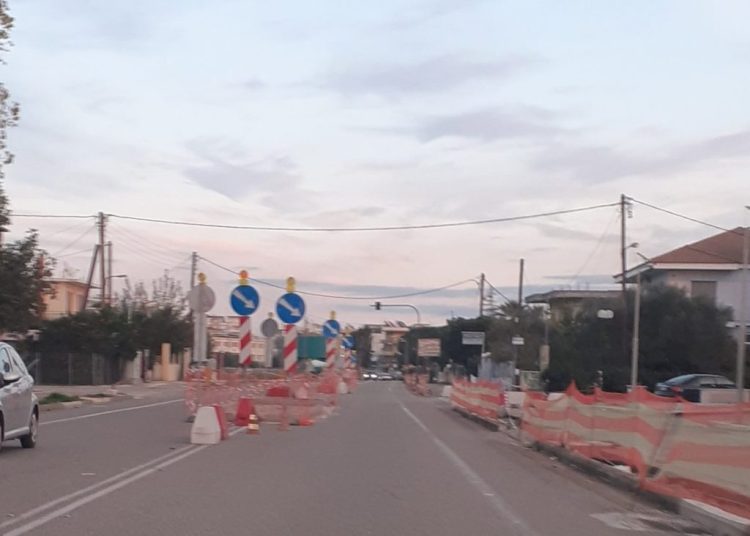 Μας κοροϊδεύουν: “Κοντά στις ανάγκες του τόπου με συνέπεια…”