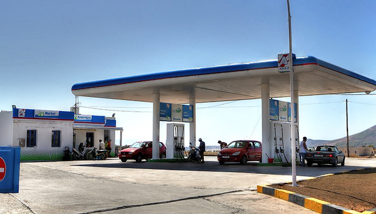Χρέη πάνω από 100.000 ευρώ σε βενζινάδικα από βερεσέ