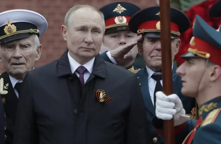 Reuters: Ο Πούτιν θα προειδοποιήσει τη Δύση για τη «συντέλεια του κόσμου» στις 9 Μαΐου