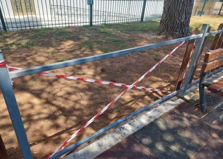 Βανδαλισμοί στην παιδική χαρά του Επαρχείου 