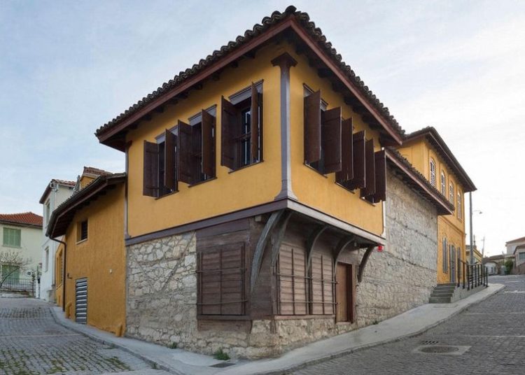 Και δεν μου λες πόσο κόστισε;