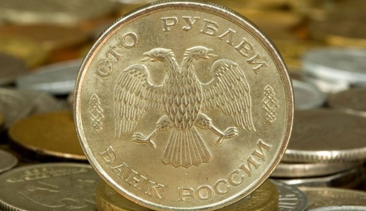 Σε υψηλό δύο ετών το ρούβλι
