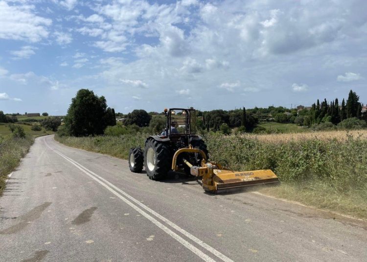 Δήμος Ανδραβίδας-Κυλλήνης: Καθάρισμα όλου του οδικού δικτύου