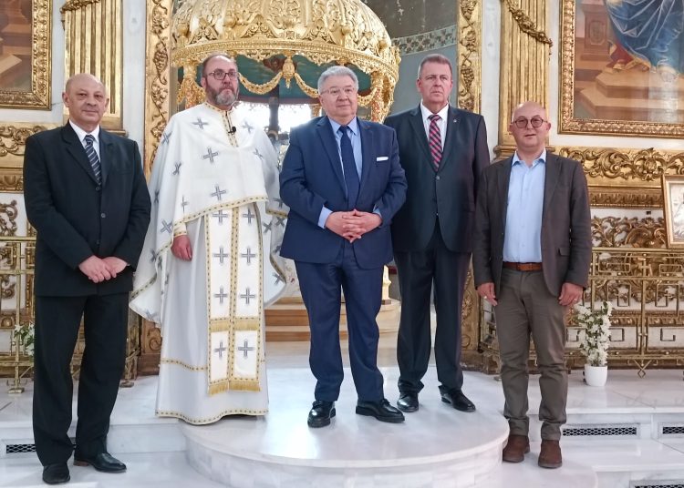 Δημοτικό Σχολείο Σκουροχωρίου: Συγκίνηση στην παράδοση βιβλίων στην Ρουμανία