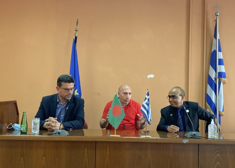 Μανολάδα: Κατοικίες για μετανάστες σχεδιάζει η Πρεσβεία του Μπαγκλαντές