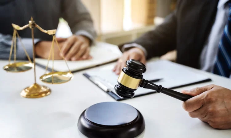 Περισσότεροι από 1.100 πλειστηριασμοί σε 5 ημέρες – Στο «σφυρί» από διαμερίσματα έως ξενοδοχεία την ερχόμενη εβδομάδα