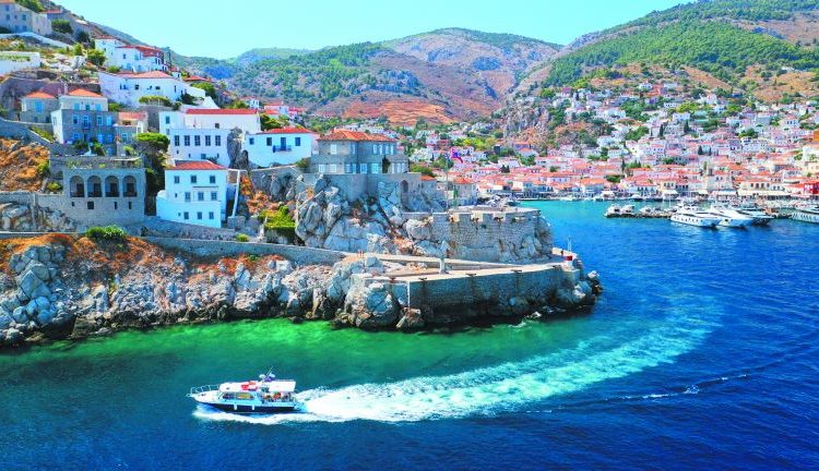 Βγαίνει στο σφυρί η μυθική βίλα του Κοντομηνά στην Ύδρα