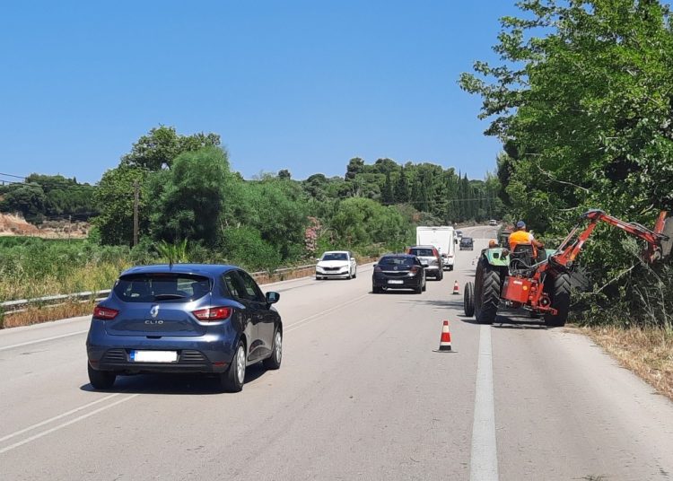 Εργασίες καθαρισμού της Πατρών – Πύργου από την Π.Ε Ηλείας