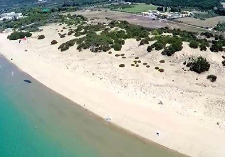 Στην Ηλεία μία από τις ομορφότερες παραλίες στην Πελοπόννησο