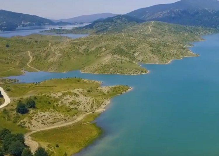 Λίμνη Αώου: Νεκρός ο 16χρονος μαθητής που βούτηξε για να πιάσει μία μπάλα