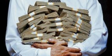 Πληθωρισμός και πόλεμος δεν πτοούν τον πλούτο: Αυξήθηκε στα $530 τρισ.