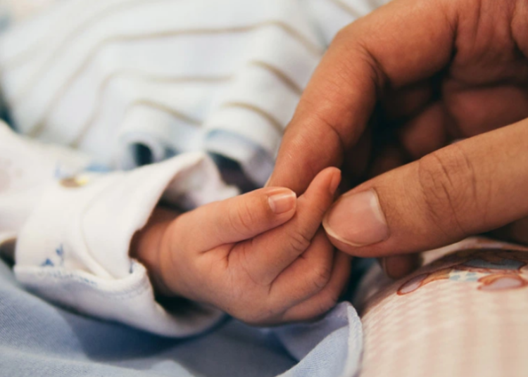 Αχαΐα: Θρήνος για 19 ημερών βρέφος – «Εσβησε» στον ύπνο του