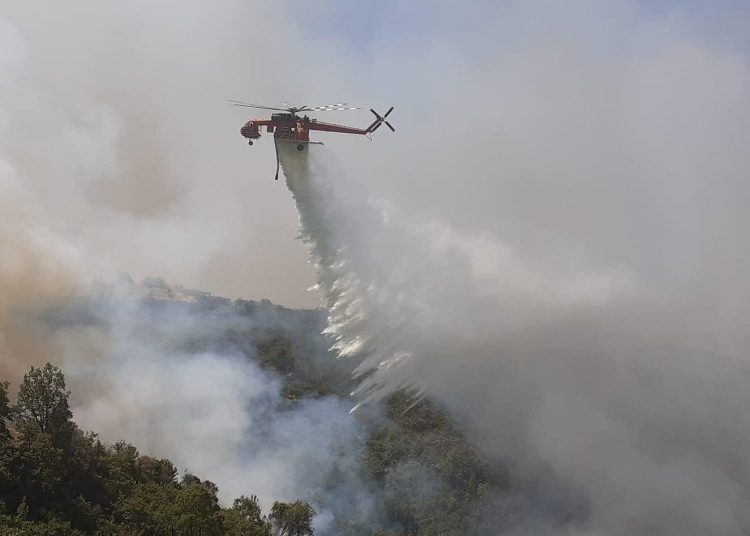 Ανεξέλεγκτη η φωτιά στην Πηνεία- Κάτοικοι συγκεντρώνονται όλοι μαζί -Πυρκαγιά και στο Τραγανό