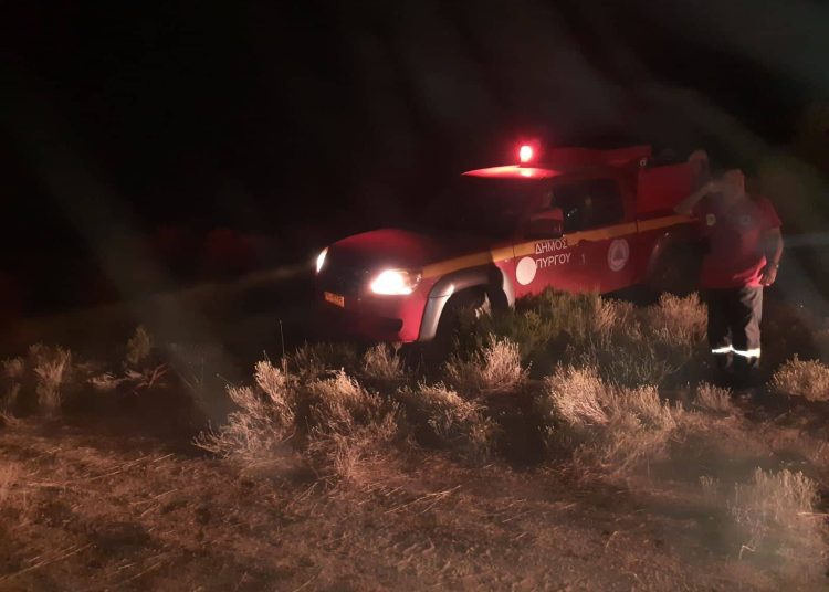 Κορυφή: 2η νύχτα πολεμώντας τη φωτιά-Καλύτερη η εικόνα σήμερα