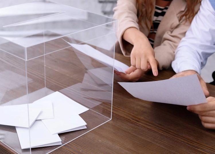 Δημοσκόπηση Pulse: Προβάδισμα 8 μονάδων της ΝΔ έναντι του ΣΥΡΙΖΑ