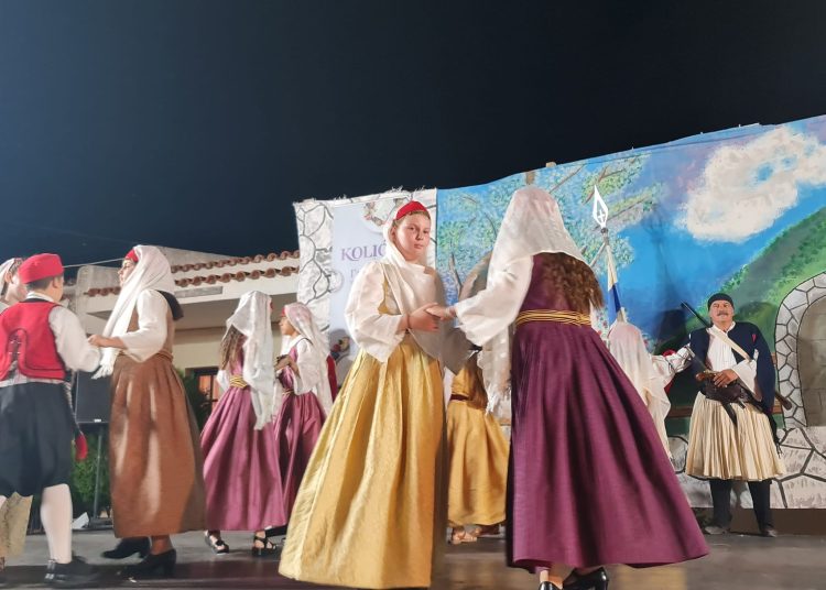 Πλήθος κόσμου στο 21ο Φεστιβάλ παραδοσιακών χορών Ελαιώνα