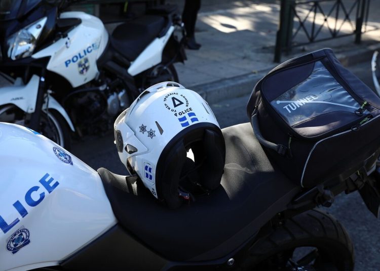 Νέο Φάληρο: 22χρονος χτύπησε και τράβηξε από τα μαλλιά την σύντροφό του