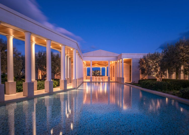 Αργολίδα: Το πιο ακριβό ξενοδοχείο της χώρας τυλίχθηκε στις φλόγες