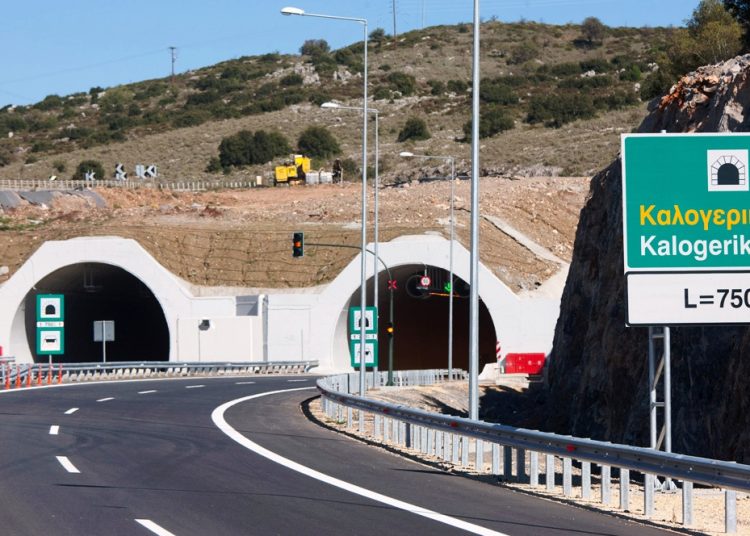 Η κυβέρνηση χαρίζει 12,64 εκατ. ευρώ στον Μορέα λόγω χαμηλής κυκλοφορίας οχημάτων