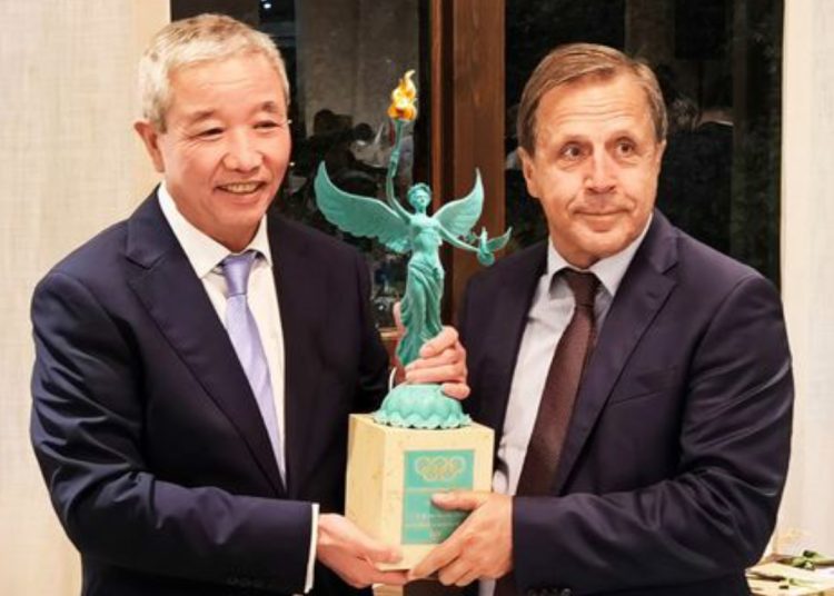 Άγαλμα δωρίζει στον Δήμο Ολυμπίας η διάσημη κινέζα γλύπτρια Huang Jian