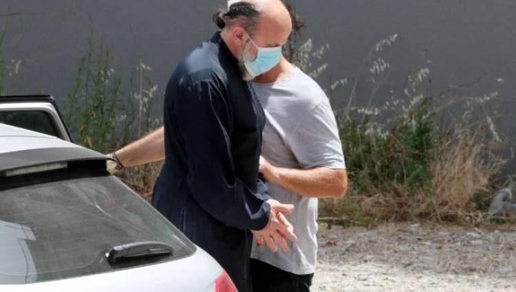 Αγρίνιο: Ιερέας βίαζε κορίτσια και καταδικάστηκε σε 27 χρόνια φυλακή