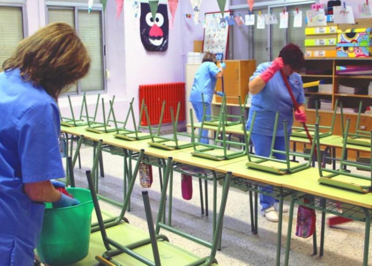 Ηλεία: 161 θέσεις σχολικών καθαριστριών-Δείτε ανά δήμο πόσες προσλαμβάνονται