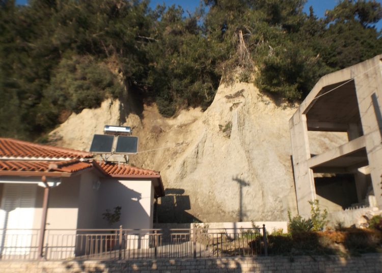 Κατάκολο: Ξεκινά η θωράκιση του βουνού από κατολισθήσεις