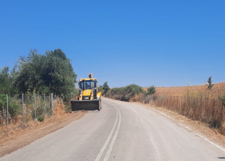 Δήμος Ανδραβίδας-Κυλλήνης: Συνεχίζονται οι καθαρισμοί στο οδικό δίκτυο από την Περιφέρεια