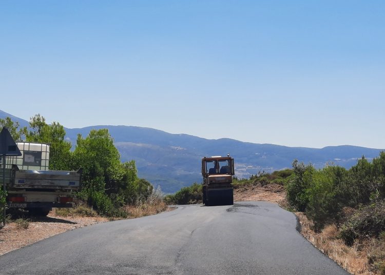 Ζαχάρω – Ξηροχώρι – Σμέρνα: Αποκαθίσταται ο δρόμος από την Περιφέρεια